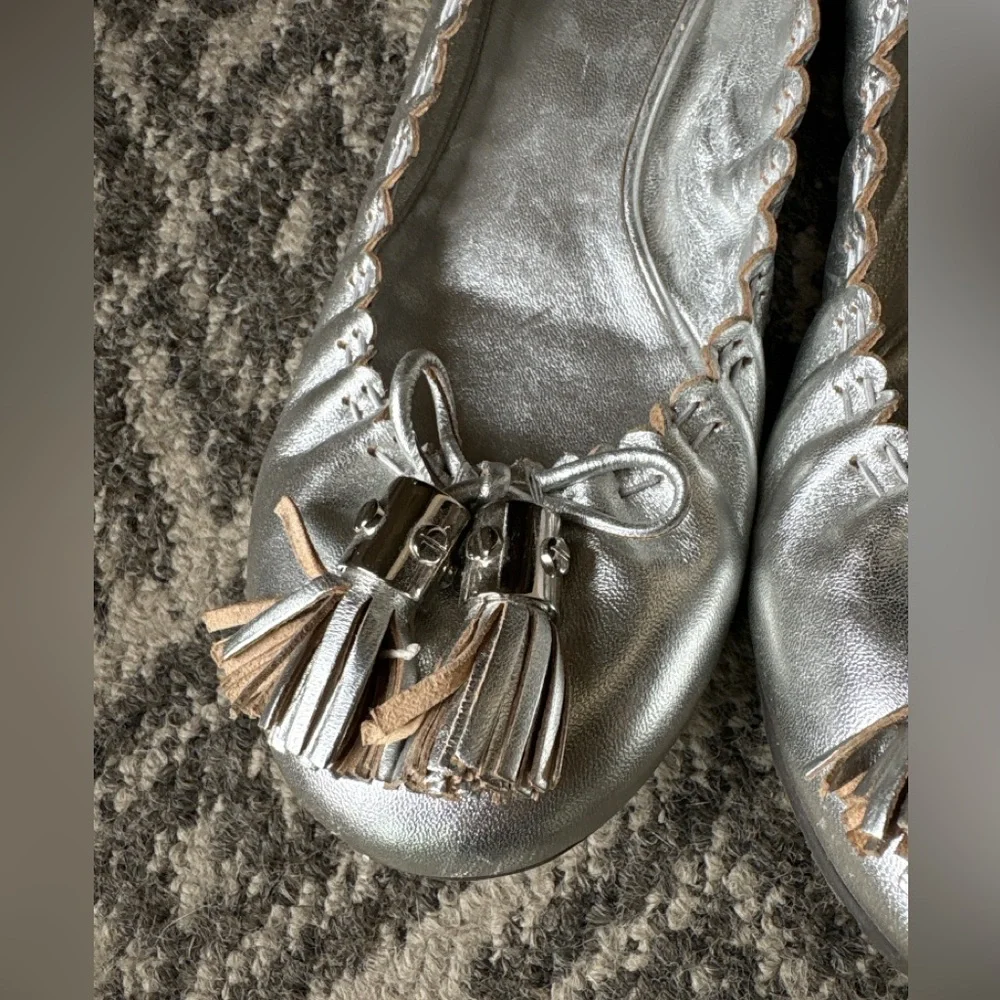 Tory Burch Metallic Ballet Flats with Tassels 7.5 - Picture 2 of 4
